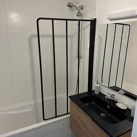 Charming Ile De Nantes